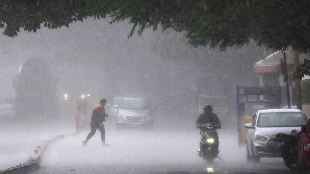 thunderstorms-and-heavy-rainfall-to-continue-in-south-bengal-and-north-bengal-till-wednesday-disrupting-daily-life.jpg