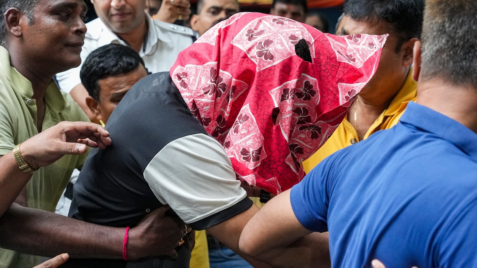 woman-raped-in-iim-calcutta-hostel-accused-held-sent-to-pc-till-july-19.jpg