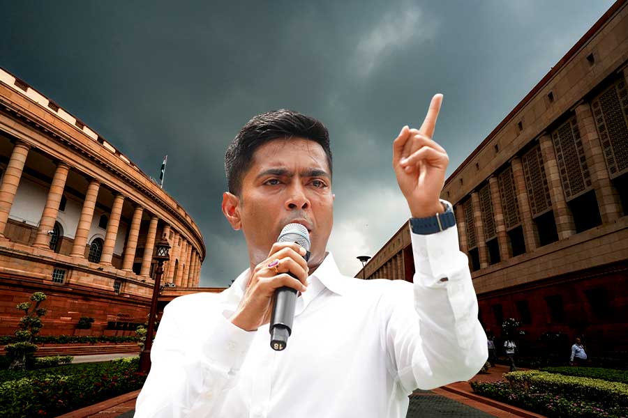 abhishek-banerjee-criticises-amendment-bill-questions-fairness-of-resignation-clause.jpg