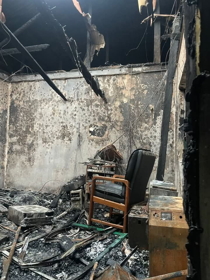 adeniran-sympathises-with-ayefele-after-office-fire.jpg