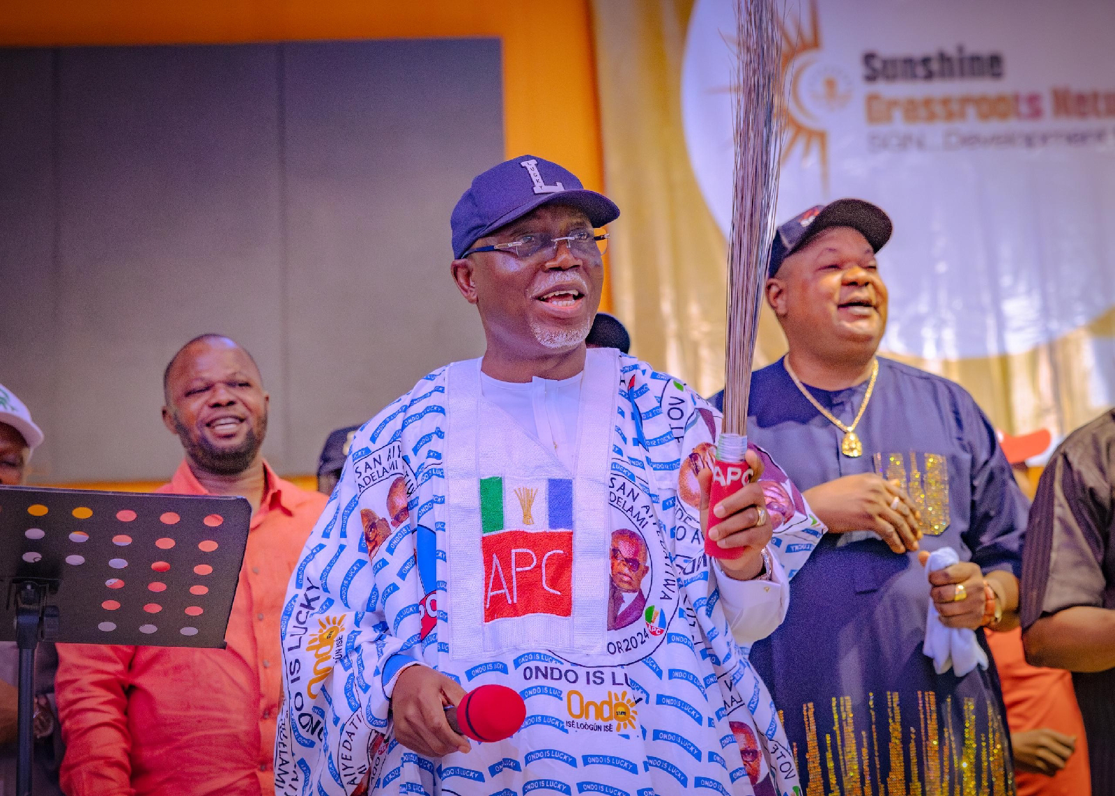 aiyedatiwa-welcomes-labour-party-deputy-governorship-candidate-others-to-apc.jpg