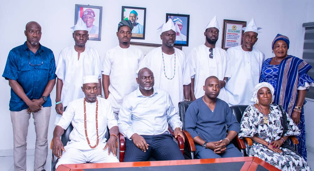 alaales-of-ikeja-pay-appreciation-visit-to-council-chairman-comrade-dauda.jpg