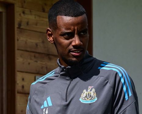 alexander-isak-accuses-newcastle-of-broken-promises-as-liverpool-move-looms.jpg