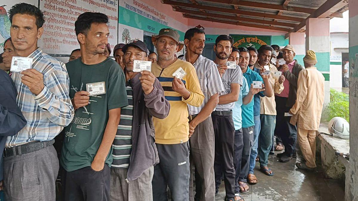 bihar-sir-row-sc-orders-ec-to-disclose-details-of-65-lakh-dropped-voters.jpg