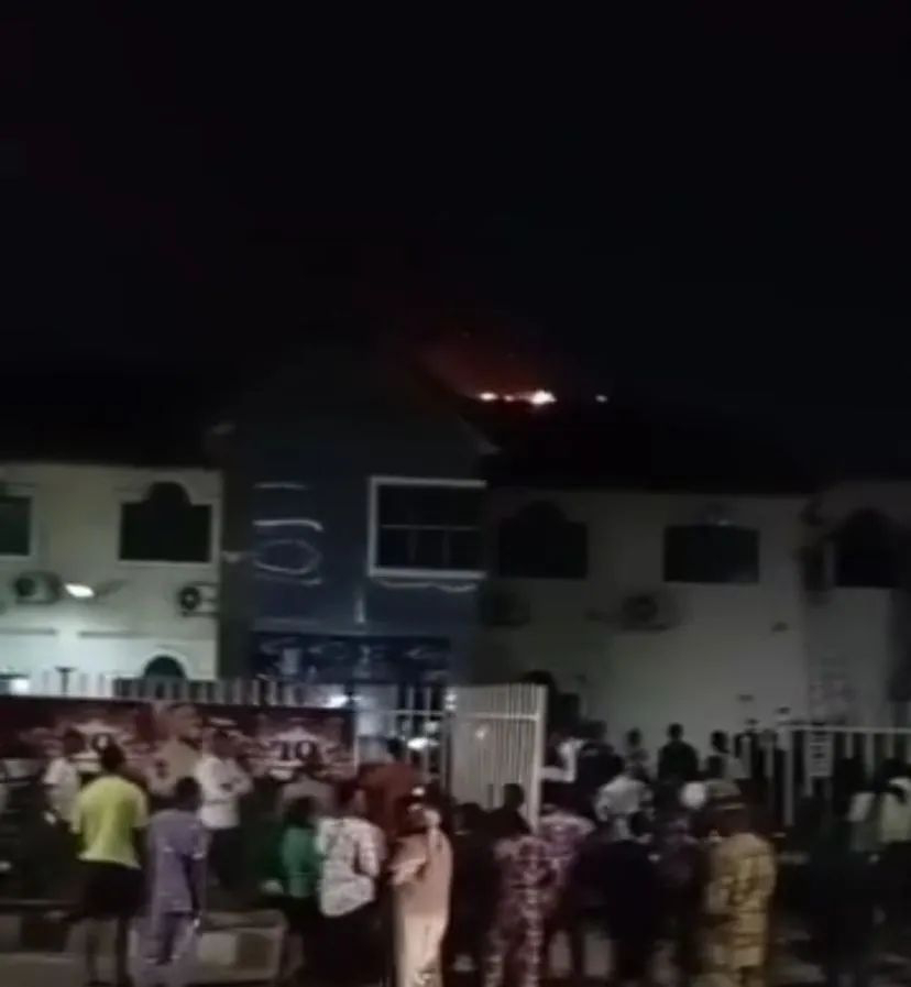breaking-fire-guts-ayefeles-fresh-fm-in-ibadan.jpg