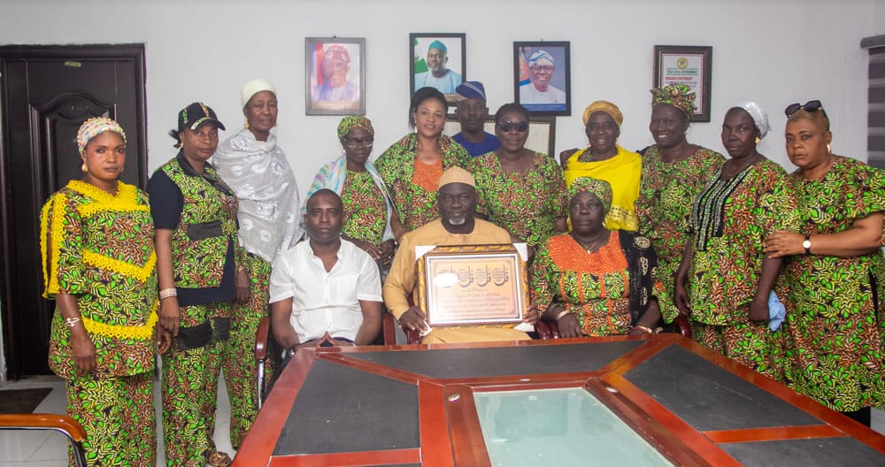 comrade-dauda-hosts-ikeja-apc-women-leaders.jpg