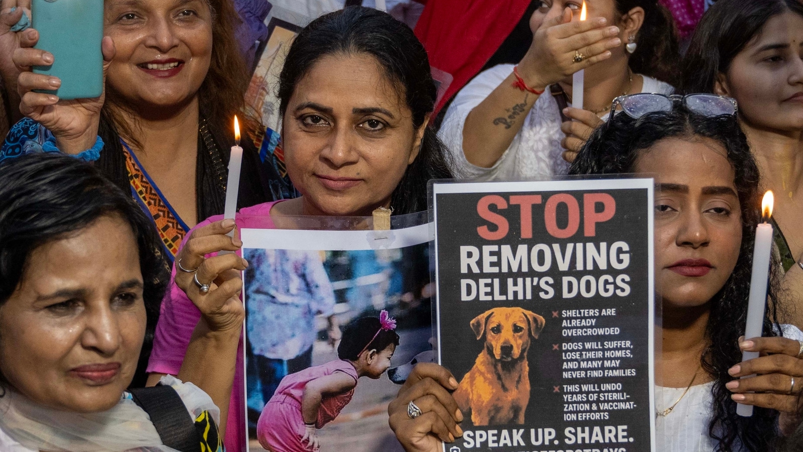 delhi-animal-rights-activists-rally-in-janakpuri-against-sc-order-on-stray-dogs.jpg
