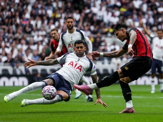 evanilsons-early-strike-ends-tottenhams-unbeaten-run-as-bournemouth-secure-1-0-victory.jpg