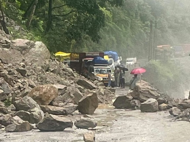 fresh-landslide-triggers-closure-of-nh-10-again-after-brief-reopening.jpg