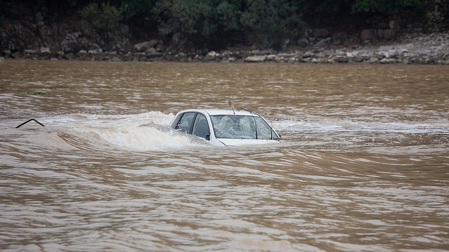 google-maps-misroute-leads-to-tragedy-3-killed-as-family-van-swept-away-in-river.jpg