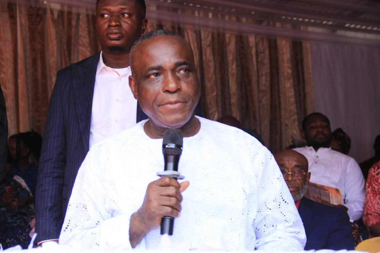 gov-eno-mourns-with-senator-enang-over-transition-of-mother-in-law.jpg