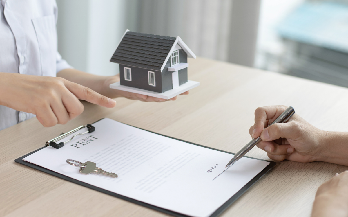 kolkata-resumes-contract-tenant-certificate-distribution-after-11-year-gap.png