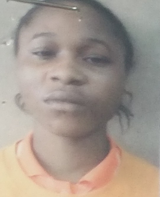 lady-22-caught-with-phone-snatched-at-gun-point-during-robbery-operation.jpg