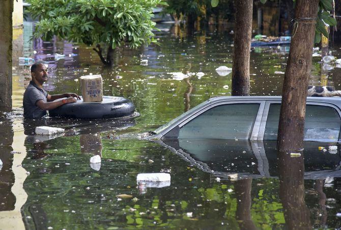 misguided-by-google-maps-car-plunges-into-pond-in-ups-saharanpur.jpg