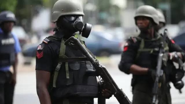 ogun-state-police-recover-cache-of-weapons-from-retired-deputy-superintendent-of-police-amid-allegations-of-domestic-threats.jpg