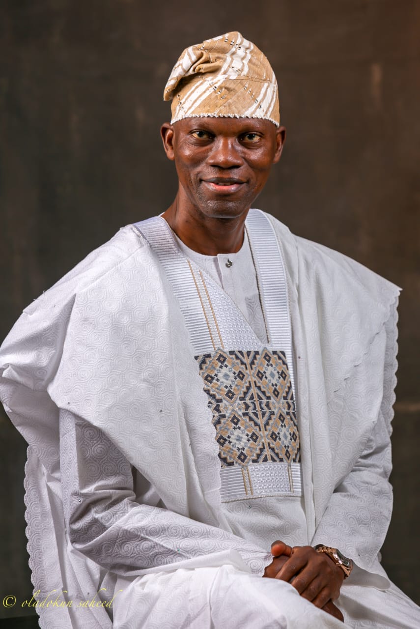 ojodu-mayor-hon-odunmbaku-congratulates-chief-tayo-ayinde-on-his-birthday.jpg