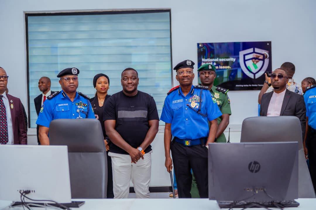 police-partner-security-experts-as-igp-egbetokun-inspects-intelligence-installations-at-idu.jpg