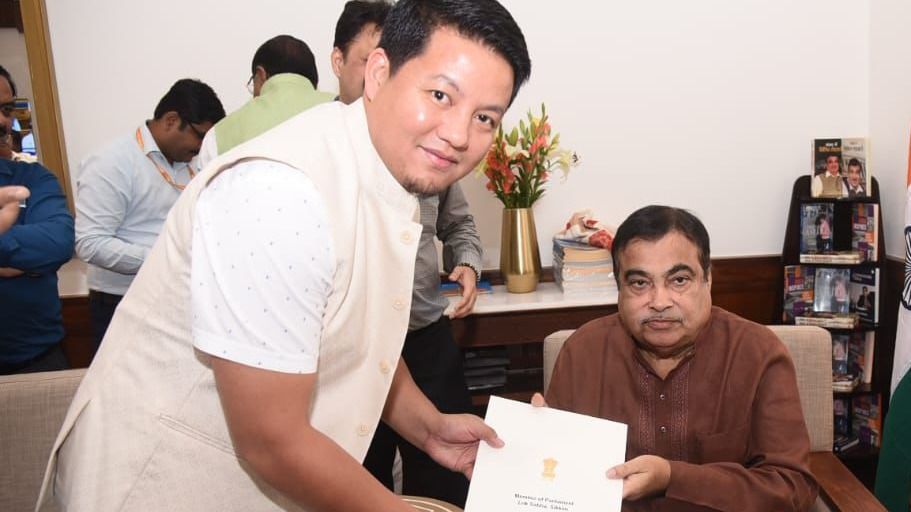 sikkim-mp-meets-nitin-gadkari-seeks-action-on-flood-prone-nh-10.jpg