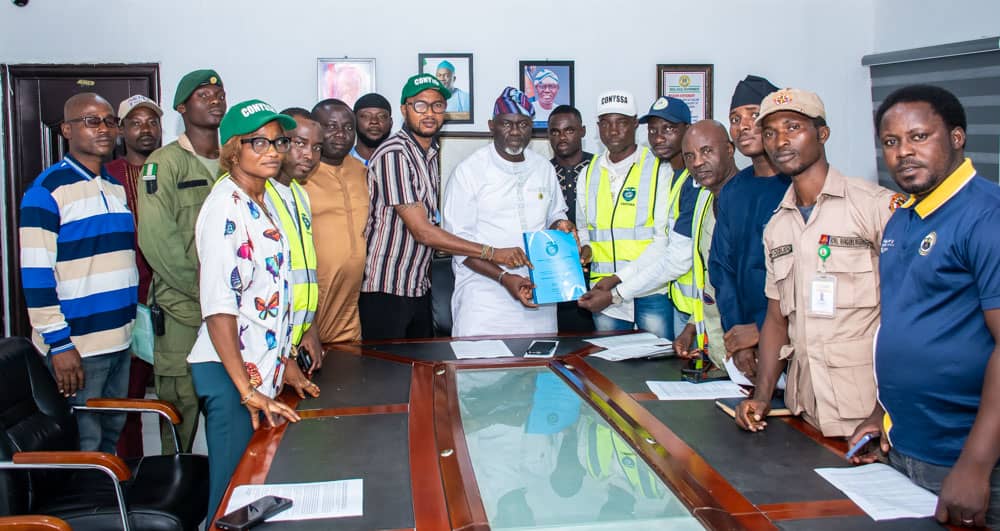 conyssa-pays-courtesy-visit-to-ikeja-council-chairman.jpg