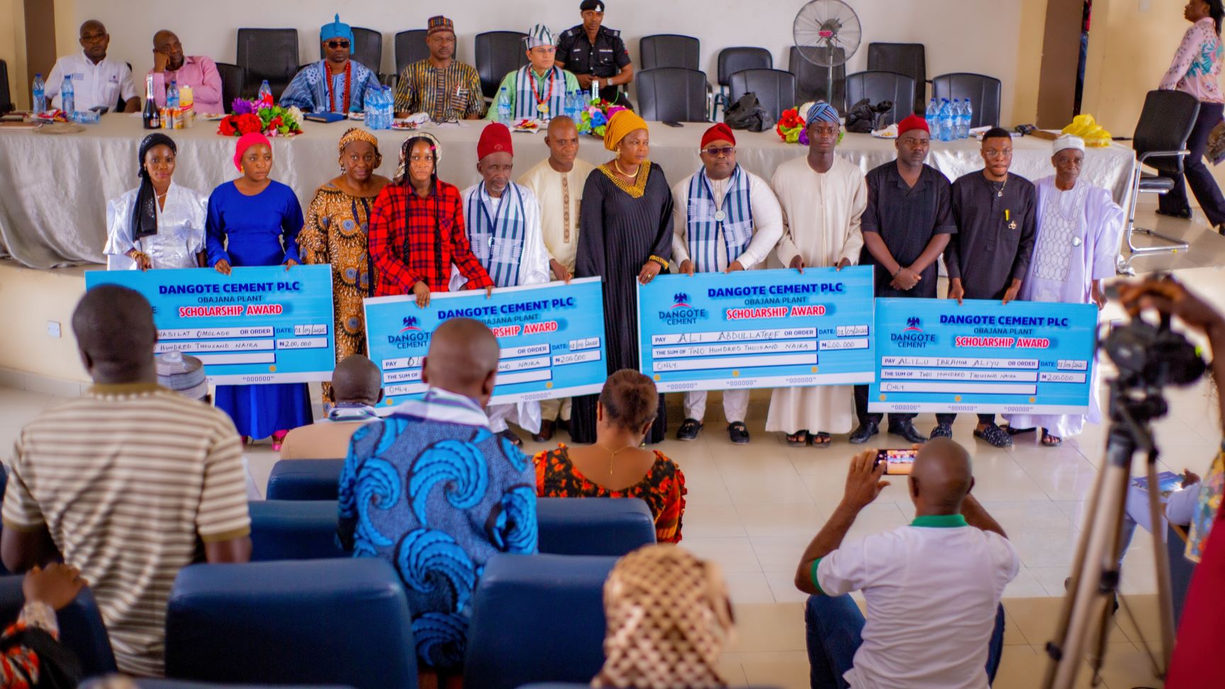 dangote-cement-extends-scholarship-scheme-to-oworo-students-in-tertiary-institutions.jpg