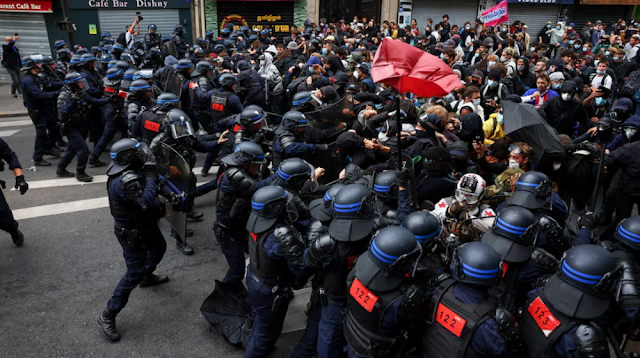 france-gripped-by-chaos-as-block-everything-protests-sweep-nation.png