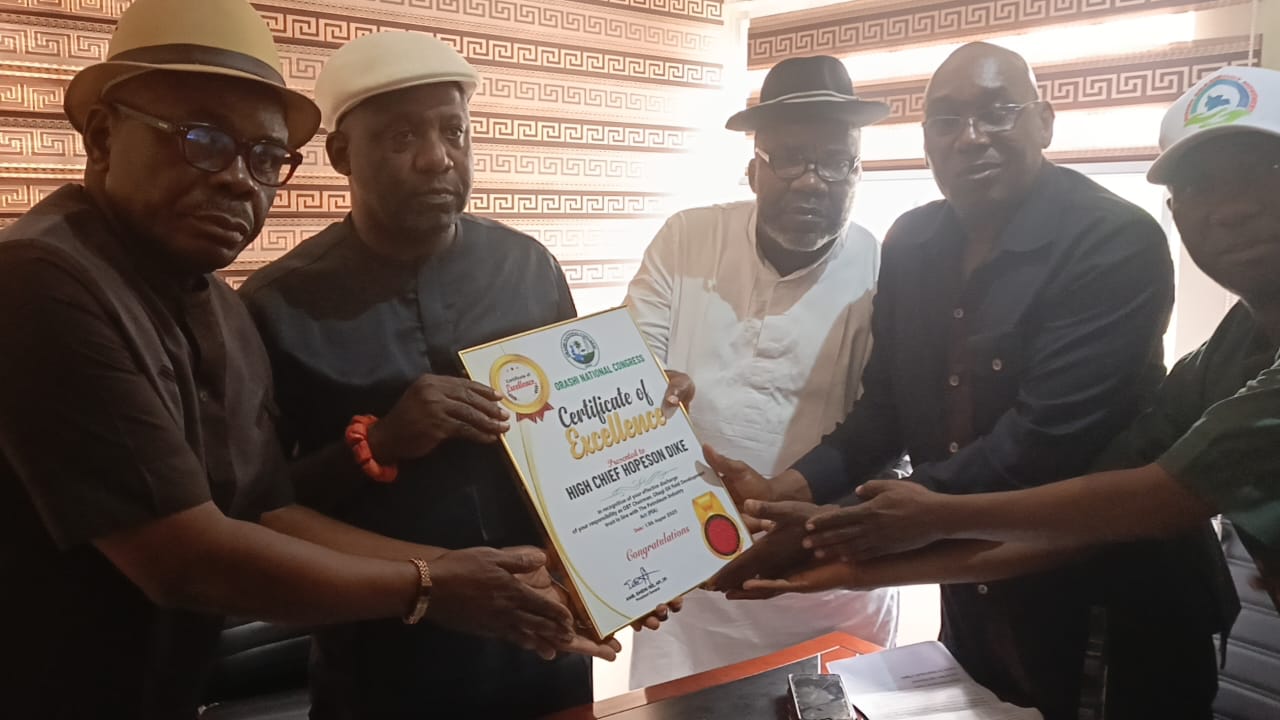 high-chief-dike-plays-host-to-orashi-national-congress-leadership.jpg