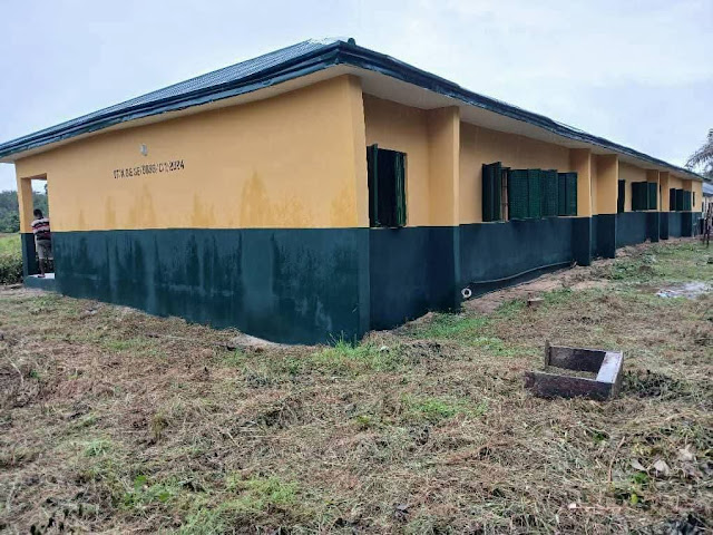 izeze-lauds-oborevwori-for-delivering-science-lab-computer-block-in-ophorigbala-1.jpg