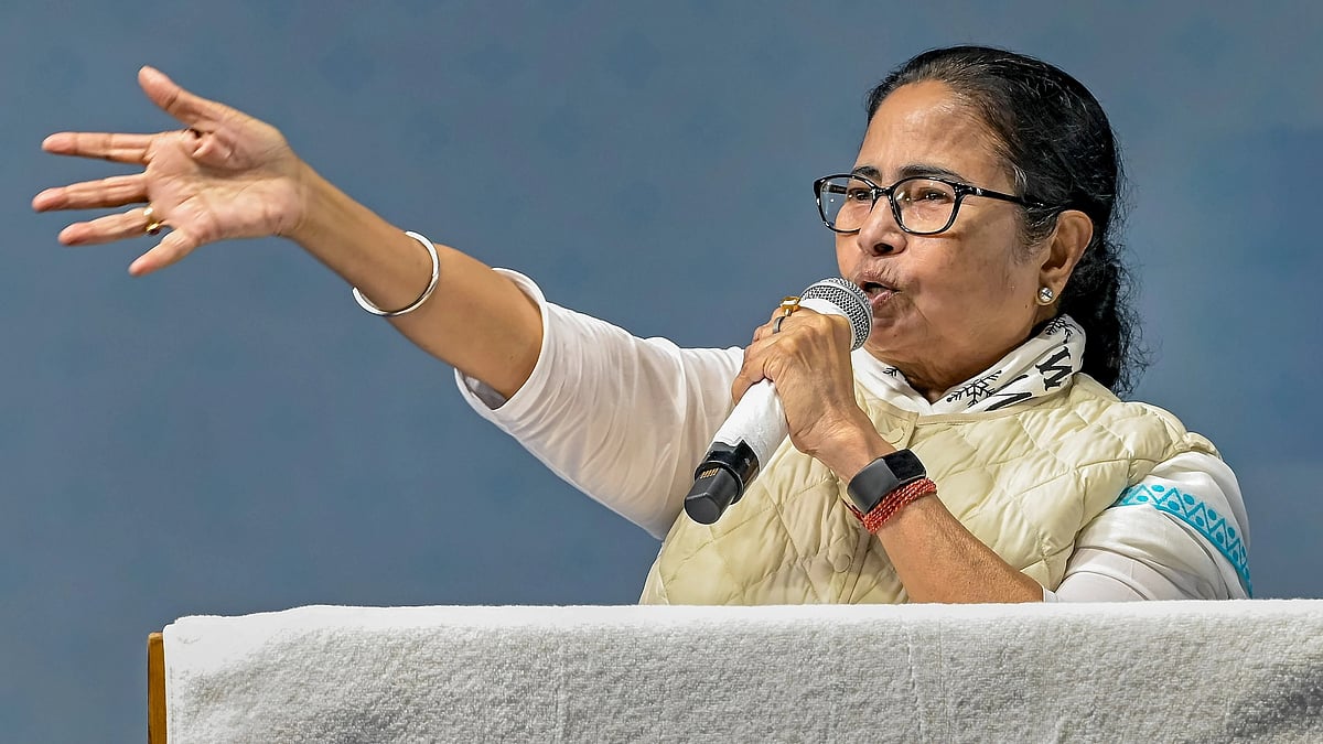 mulling-legal-options-to-appoint-tainted-teachers-of-2016-ssc-exam-to-group-c-d-posts-mamata.jpg