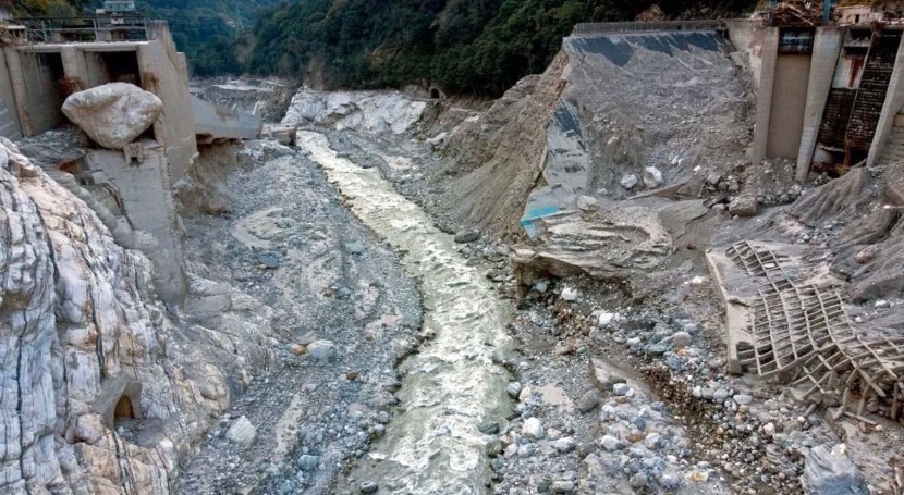 sikkim-and-the-teesta-valley-on-edge-again-as-south-lhonak-lake-swells-to-critical-levels-reviving-memories-of-2023-disaster.jpg
